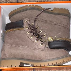 SOLD Boots size 7 - NEW - make an offer !